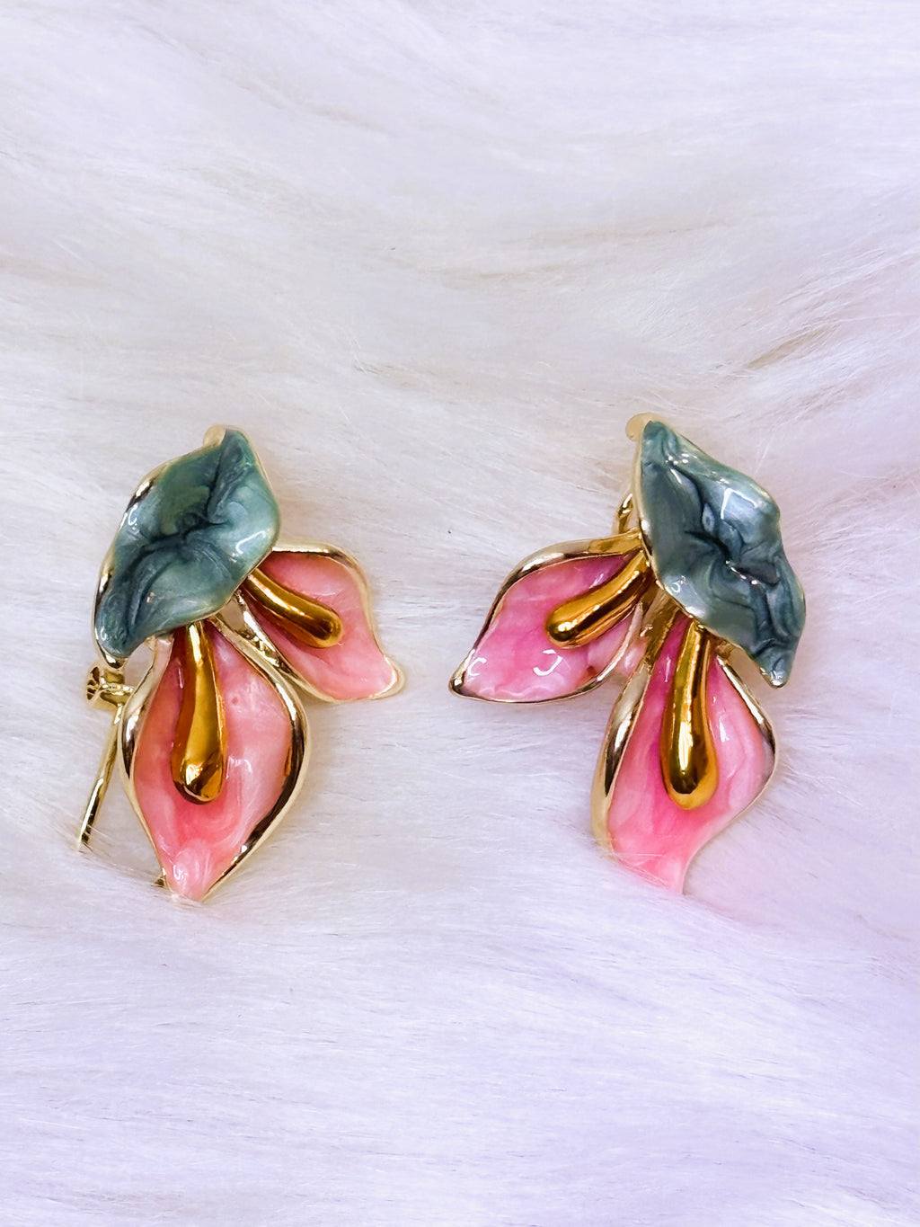 Boucles d’Oreilles Fleur de Lys Dorées