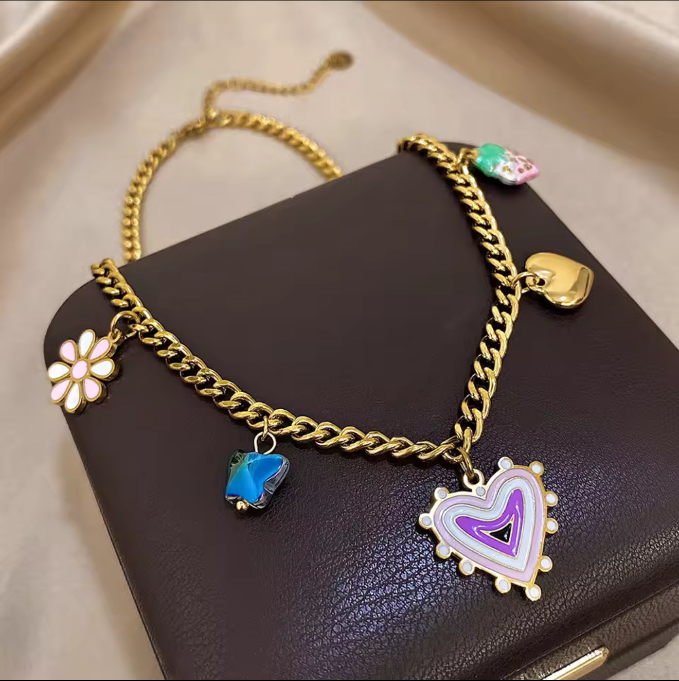 Collier Chaîne Épaisse Fleur Fraise Cœur Doré