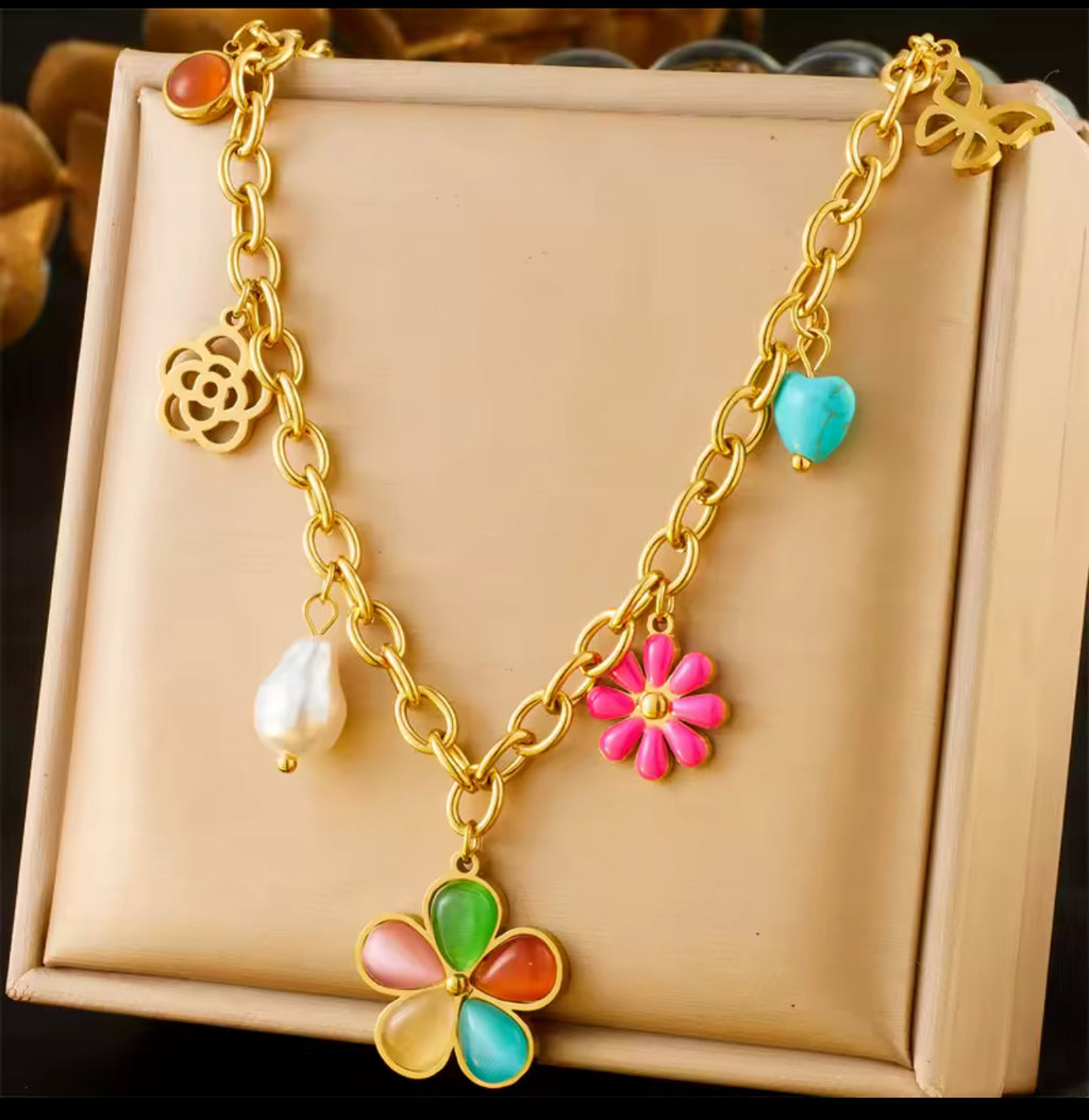Collier Pierre Œil de Chat Multicolore Fleurs Rose Ajourée Doré