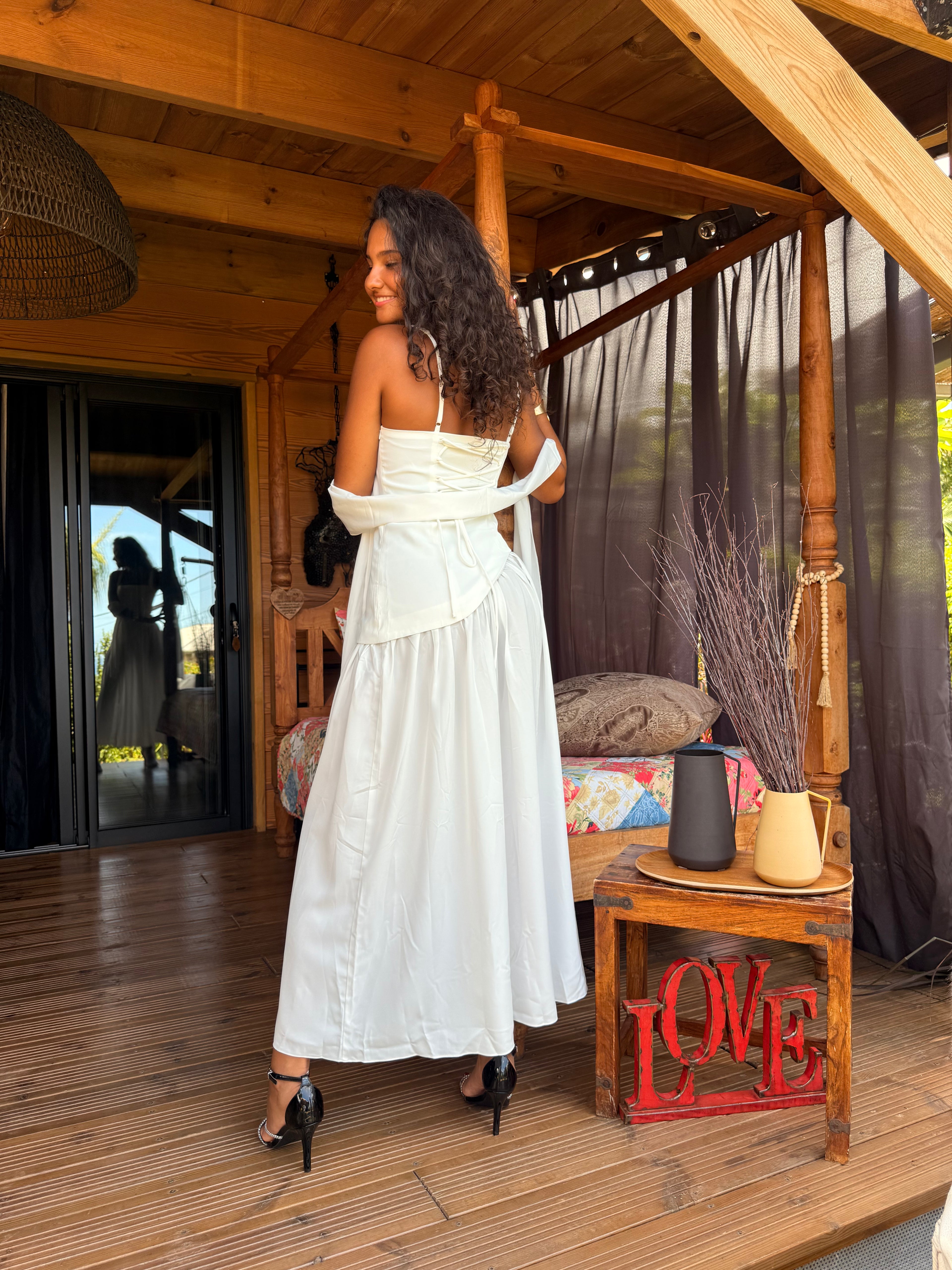 Robe Longue Élégante à Fente - Rouge, Noir ou Blanc