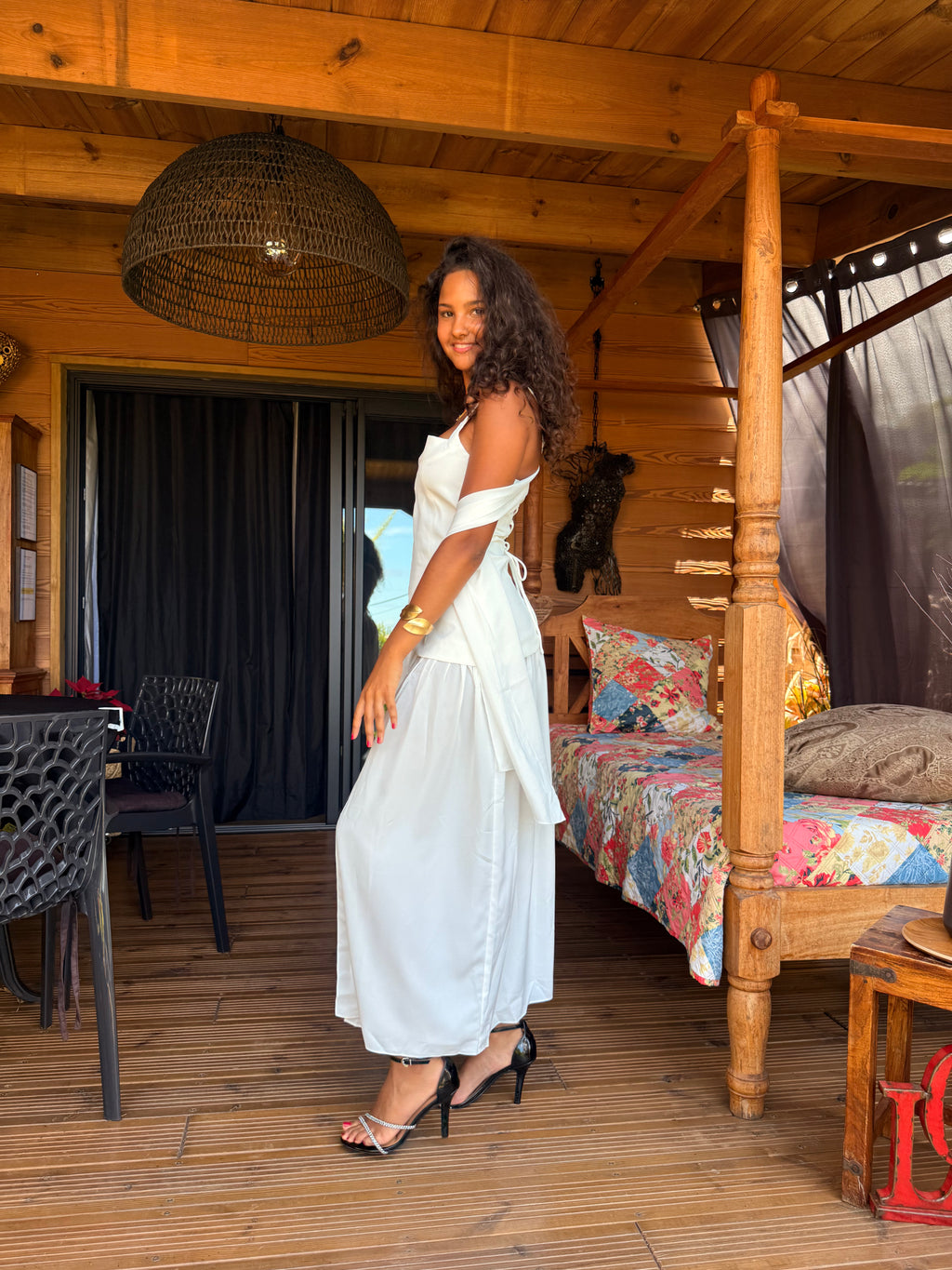 Robe Longue Élégante à Fente - Rouge, Noir ou Blanc