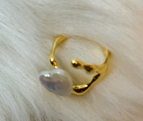 Bague Alien Baroque Perles Cœur Ajustable Dorée