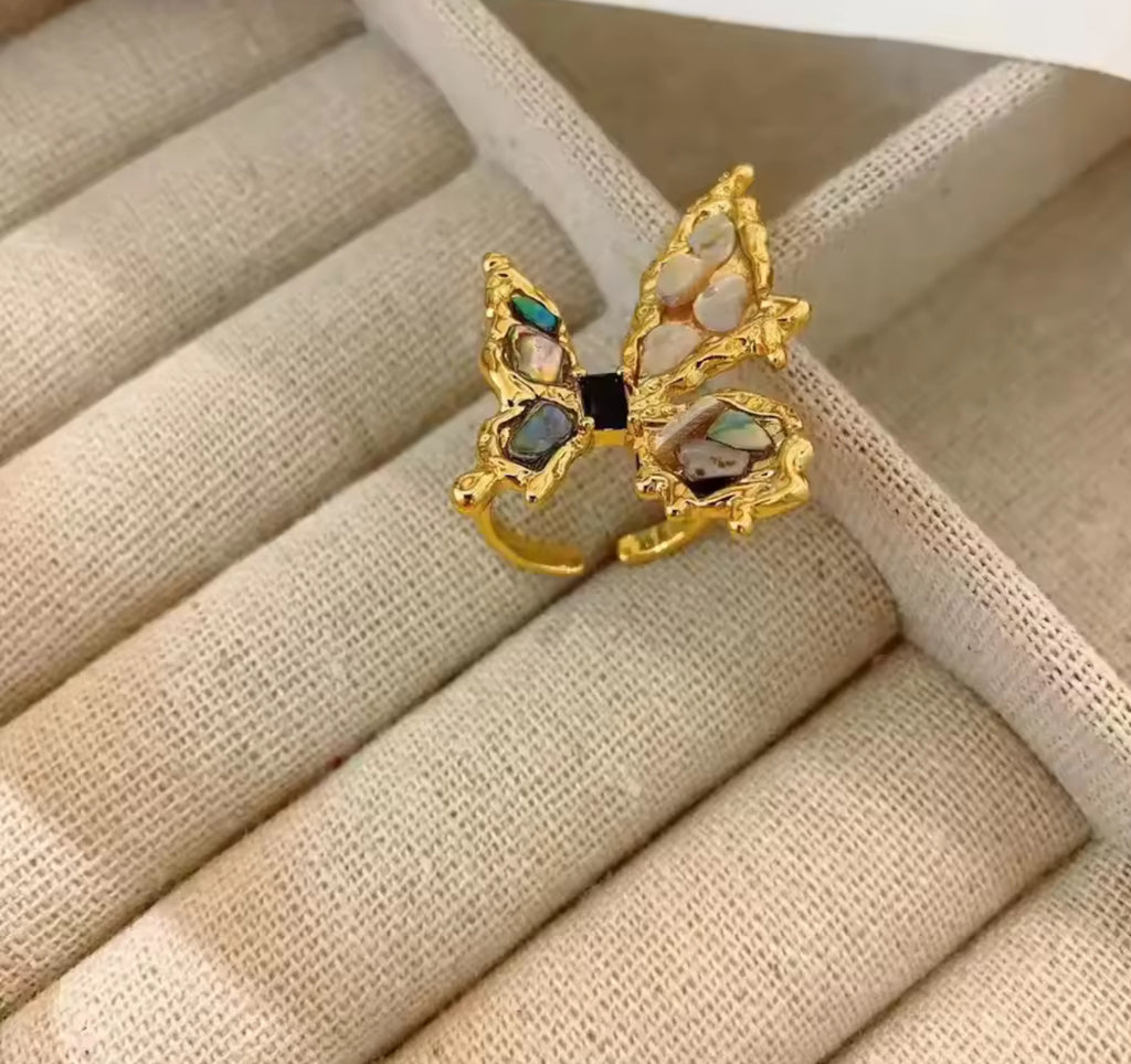 Bague Papillon Nacre Naturelle Ajustable Dorée