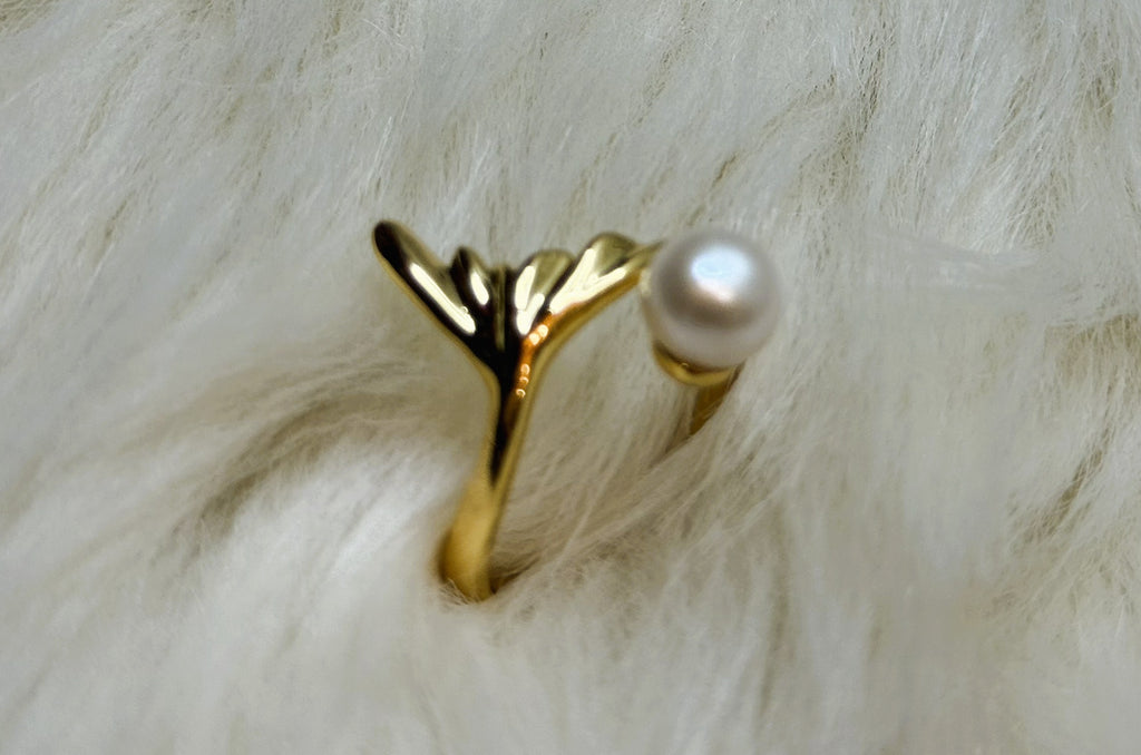Bague Perles Coquillage Queue de Poisson Ajustable Dorée